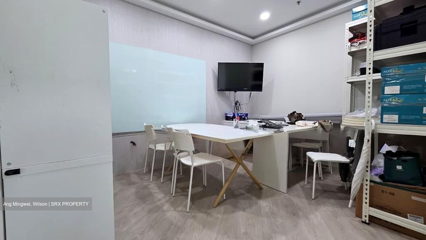 Sunshine Plaza (D7), Office #619162631